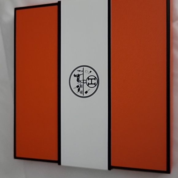 Hermes Lipstick Set - Shades of Red and Brown - Picture 2 of 6